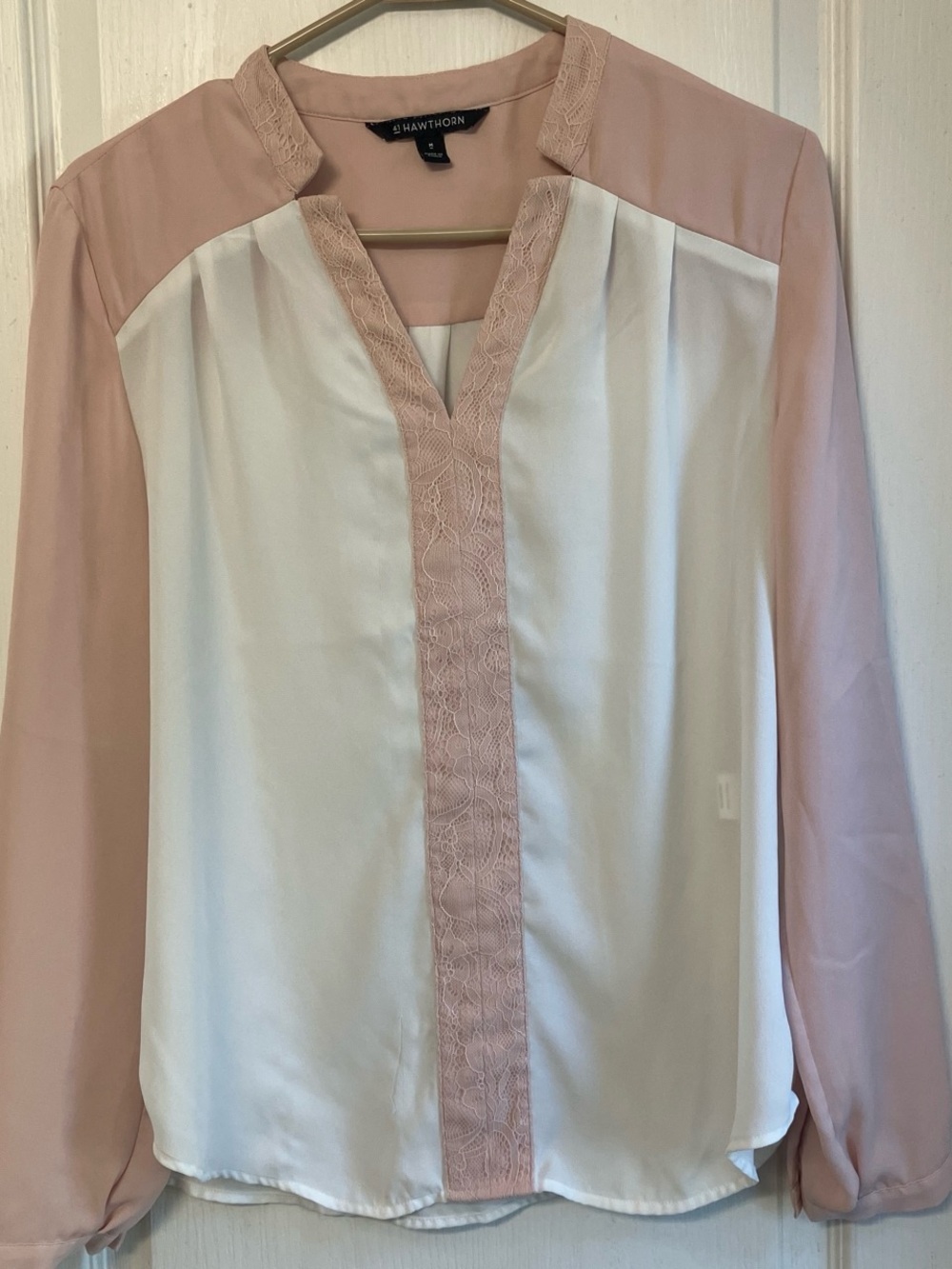 41 Hawthorn long sleeved blouse M with lace